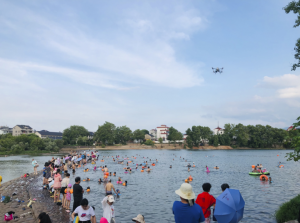 衢州：无人机空中巡逻 硬核喊话助力防溺水