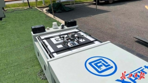 不要飞手的无人机来了，智能机巢好比微缩版航空母舰