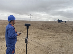 青藏高原“电力天路”无人机自主巡检忙