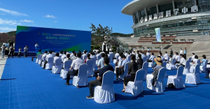 云洲无人船亮相山东科技活动周 威海英雄民警现身展示救生机器人