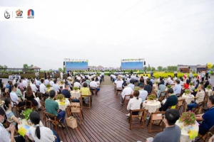 拓攻携多款农用无人机亮相南京农业嘉年华