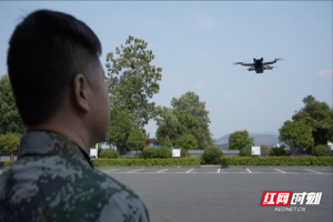 宜章县：无人机巡航助力森林防火