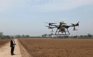 无人机飞播助力油菜生产提质增效