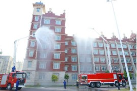 高职生用无人机技术助力消防救援演练