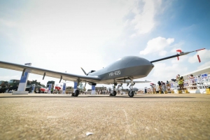 HW-620中空长航时多用途无人机系统首次实装展出