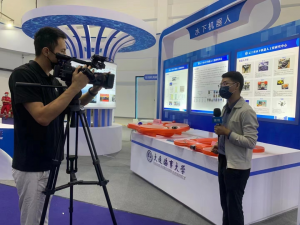 飞行救生圈、飞行救援艇双剑合璧，开天眼无人机亮相厦门展会