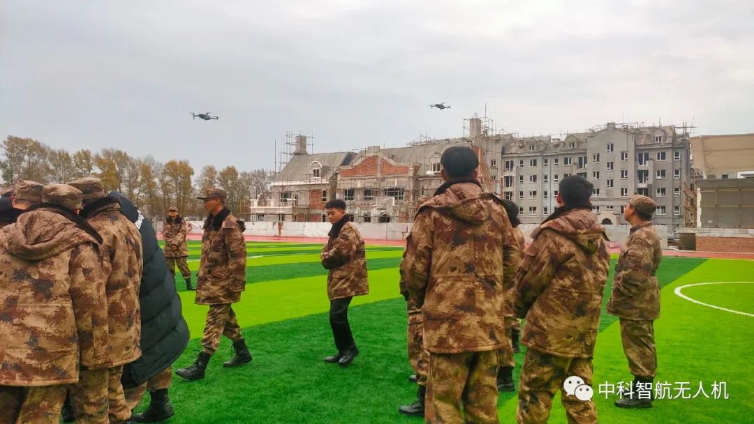无人机授课场景图