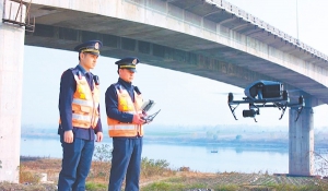 路面巡 空中查 无死角 无人机有力保障高速路政执法