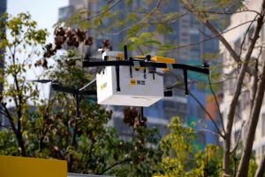 无人机带物流行业飞向未来