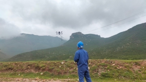 国内首套！无人机+光谱分析检测绝缘子污秽，25分钟搞定