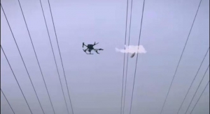 河南临颍：无人机作业保电网安全