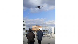 竹中公司通过对空中无人机图像的人工智能分析，验证了道路和停车位的拥堵情况的可视化