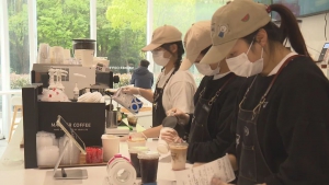 外卖“从天而降”！今天，美团无人机上海首条常态化商用航线正式运行！