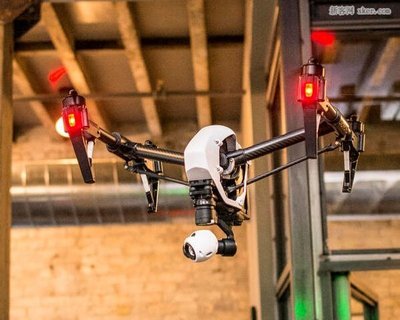 湖北无人机编队表演_无人机网(www.youuav.com) 湖北无人机编队表演_无人机网(www.youuav.com)