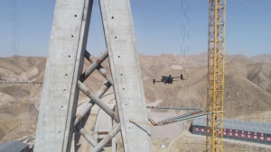无人机检测编队助力公路项目建设