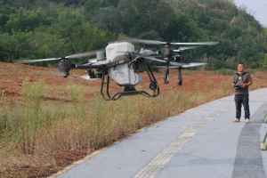 无人机“慧”种田！遂宁高新区西宁街道油菜播种尽显“科技范儿”