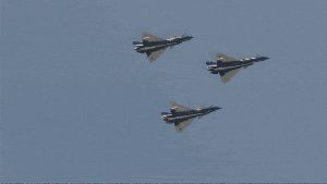 中国空军，亮相迪拜！