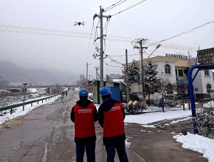 国网太白县供电公司：无人机“上阵”助力雪后特巡