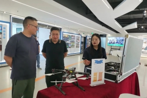 西湖区副区长黄艺一行莅临智翔航空参观交流