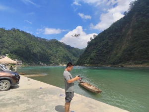 施秉县｜ 无人机当上“巡河员” 织牢防溺水 “安全网”