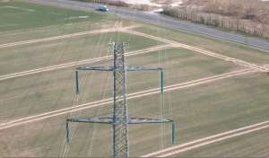 释放效能：无人机电力巡检的全方位检测法