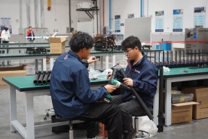 奋战正当时，合力创辉煌 —— 携手奋进共创旭日蓝天美好未来！