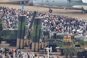 “本届航展勾勒出世界一流空军的未来轮廓”——新华社记者专访军事专家