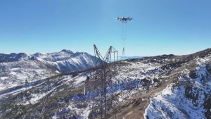 【新华社】云南首次在高海拔雪山地区实现重载无人机运送电力物资