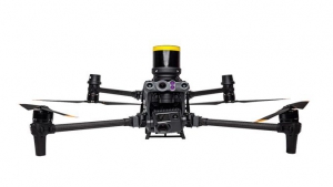 AVSS 确保 DJI M30 系列符合 ASTM F3322-24a 标准，可实现无人机在人群上空飞行