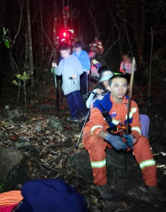 3家人带娃组团“走野路”？结果被困从化山林，历时近11小时成功救援