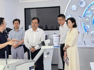 广新集团领导一行莅临中科云图考察调研