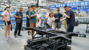 旭日蓝天成“台湾青年看武汉”打卡点，无人机多元应用引赞叹