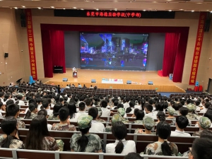 无人机飞进海德实验学校！1500 多名学子惊叹“空中舞者”