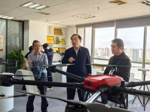 市政协副主席陈长春一行莅临猎隼航空走访调研，肯定公司科技创新与委员履职工作
