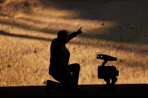 《科学美国人》：2026 CES  人工智能走出屏幕进入现实