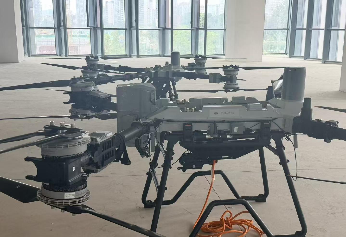 DJI 运载无人机 FlyCart 200 单机载重 200 千克丨四机协同600 千克！